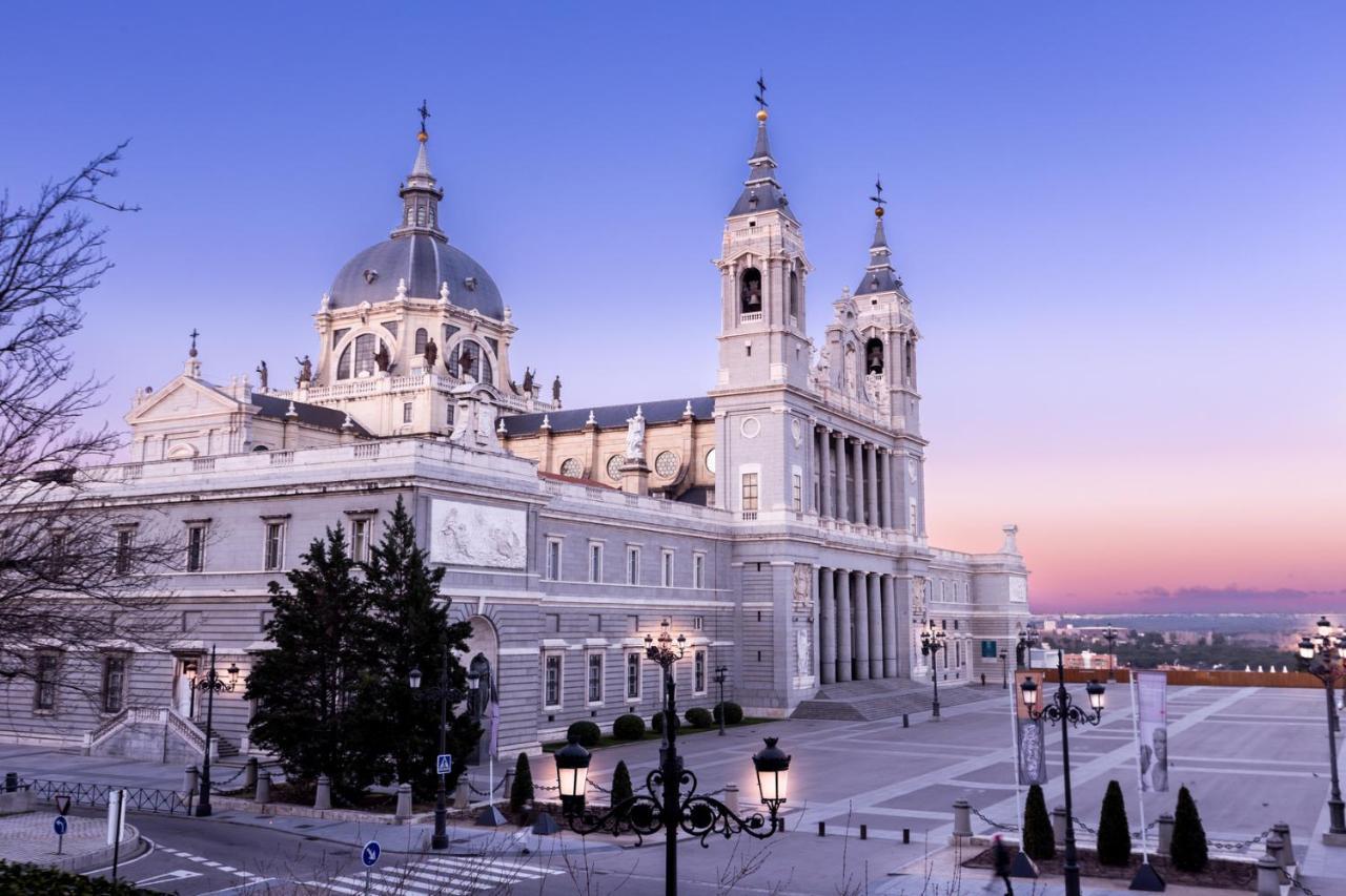 Bookingham ★Apartaments & Suites Madrid Buitenkant foto