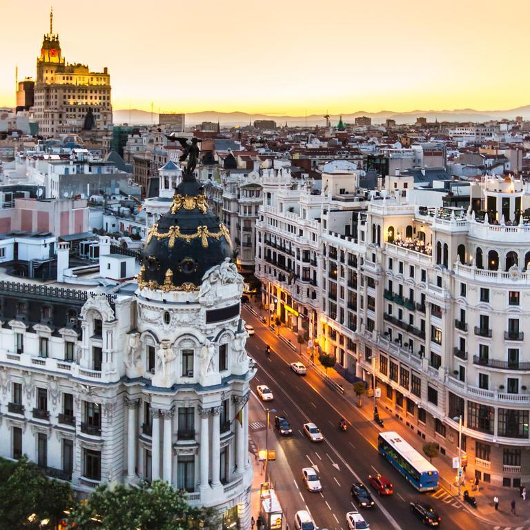 Bookingham ★Apartaments & Suites Madrid Buitenkant foto