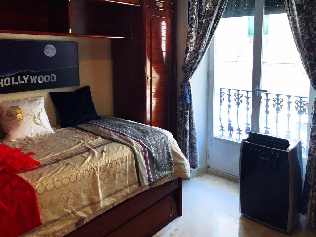Bookingham ★Apartaments & Suites Madrid Buitenkant foto